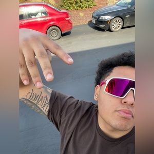 Meet your Posher, Devin